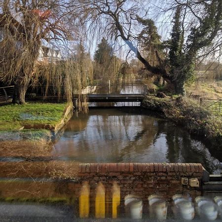 B&B At The Old Mill Worton  Bagian luar foto